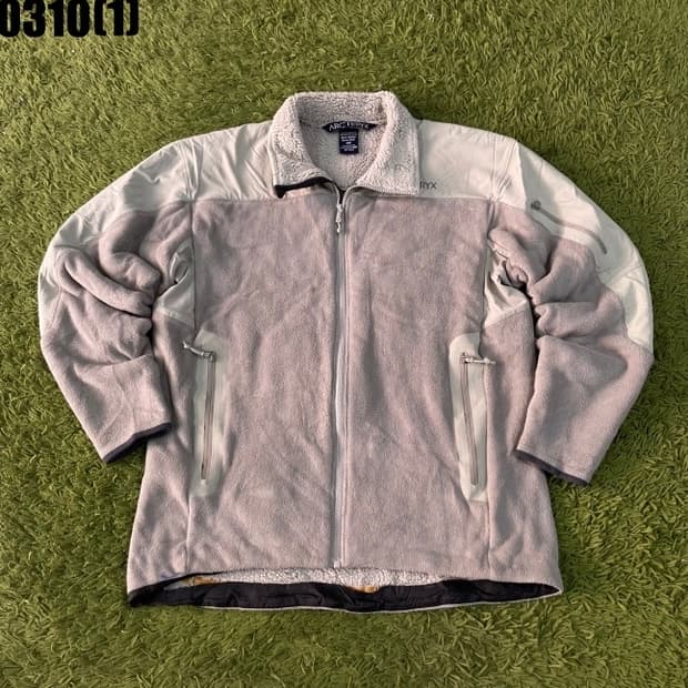 아크테릭스 후리스