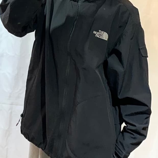노스페이스 후드 후면 포켓 바람막이