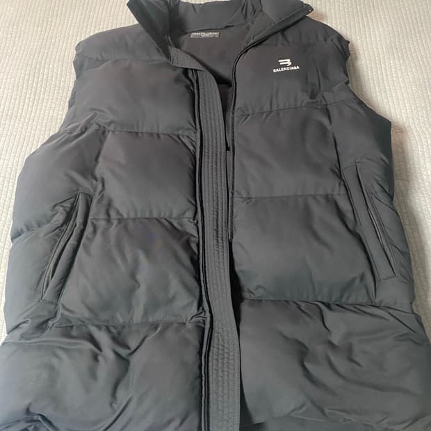 발렌시아가 B스포티 패딩조끼