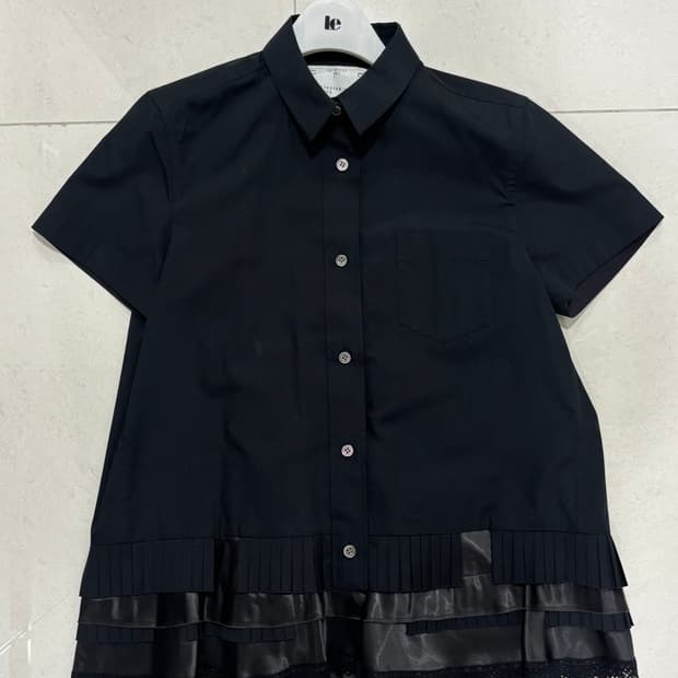 사카이 SACAI 플리츠 레이스 반팔 셔츠