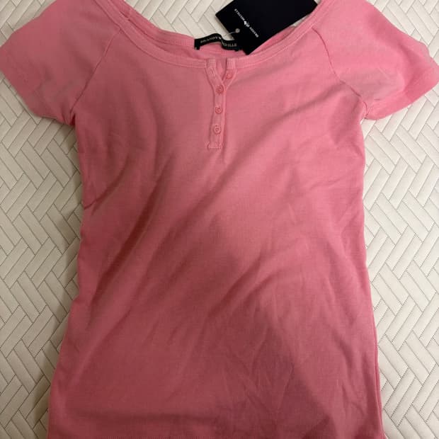 브랜디멜빌 brandy melville 핫핑크 바비st 반팔t 핀터깔