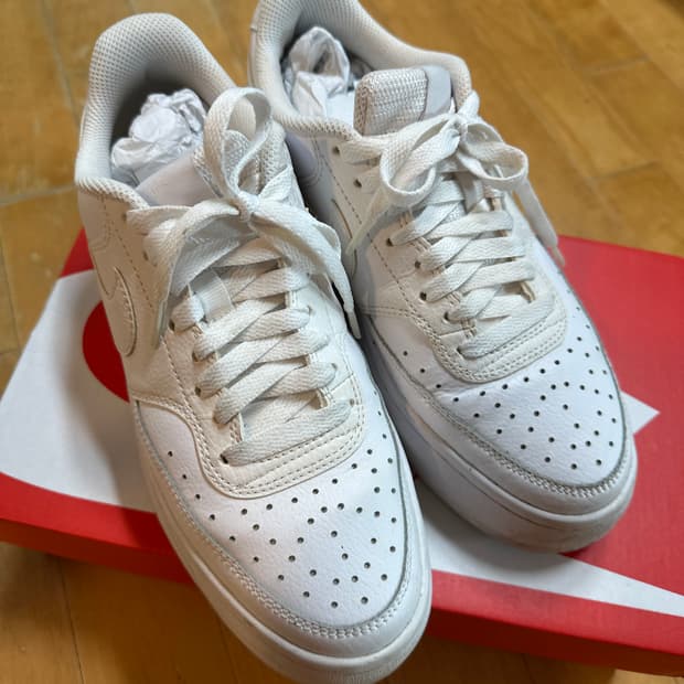 DM0113-100 나이키 거의 새신발입니다