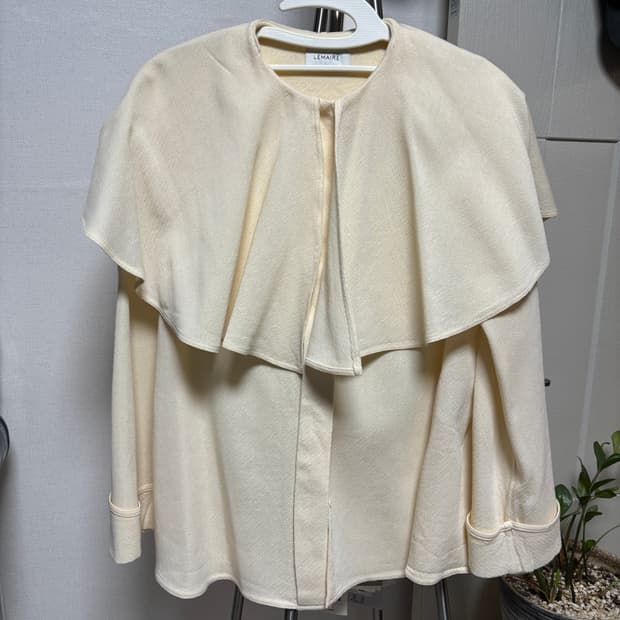 르메르 케이프 블라우스 아이보리 34