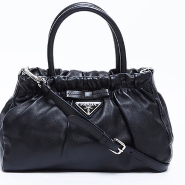 프라다 보우 레더 숄더백 구해요ㅠㅠㅠ