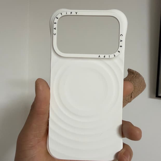 아이폰17프로 리플케이스 화이트