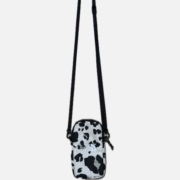 노스페이스 카우패턴 포켓 크로스백