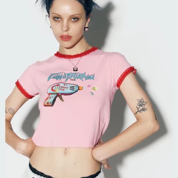 에즈이프캘리 toy gun t-shirt pink