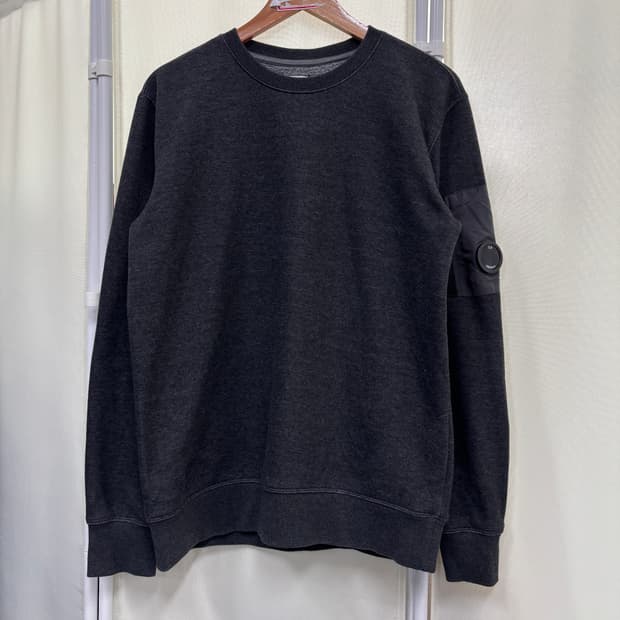 C.P compnay 씨피컴퍼니 고글 맨투맨