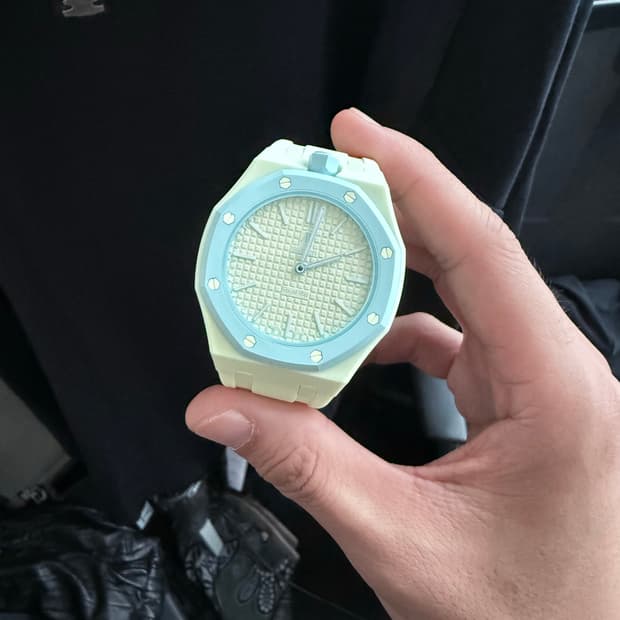 오데마피게 스와치 로얄팝