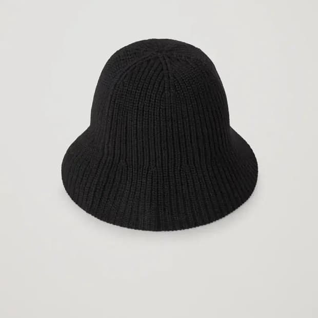 코스 니티드 버킷햇 블랙