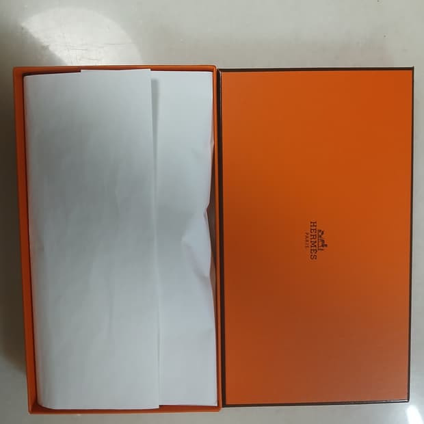 정품 새제품 에르메스 실크인 클래식 지퍼 장지갑 에버컬러 그리스 메이어