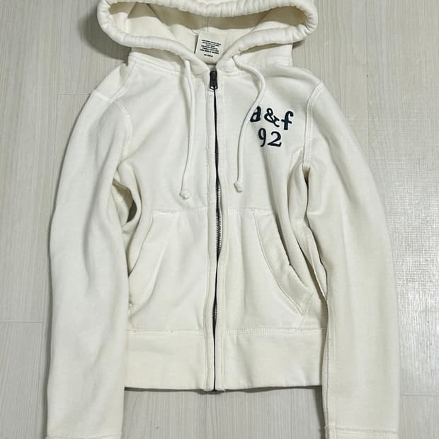 초희귀 대대장 아베크롬비 크림 아이보리 딱붙핏 후드집업