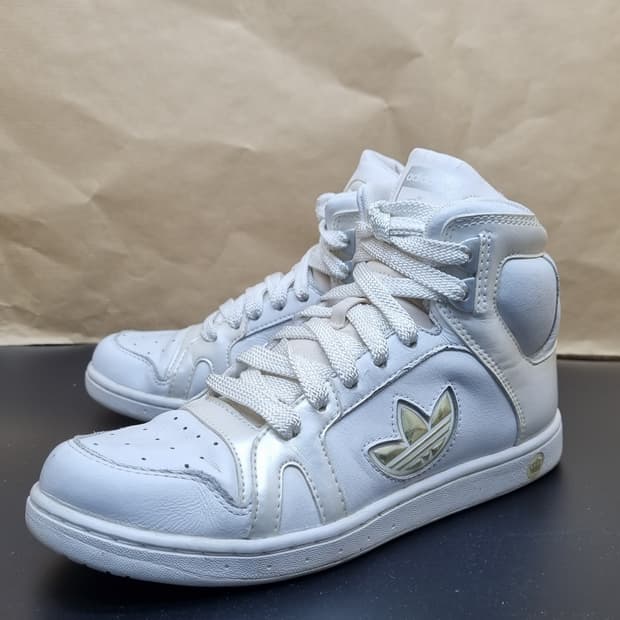 아디다스 화이트 미드225