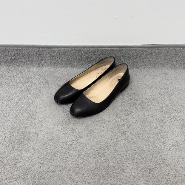 Margaret Howell basic flats
