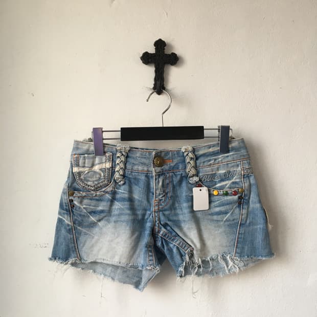 Red pepper denim short