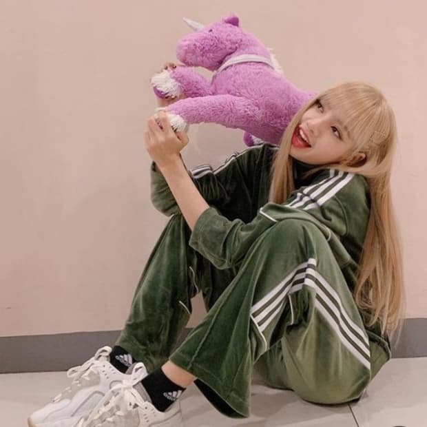 아디다스 벨루어 올리브 그린 져지