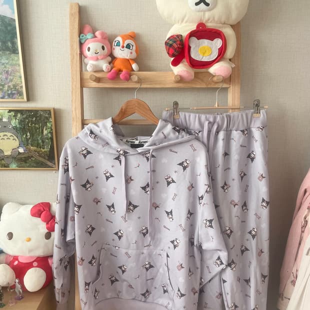 산리오 Sanrio 쿠로미 kuromi 후드 트레이닝 set 💜💗