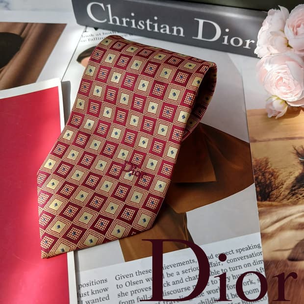 디올 실크 버건디 지오메트릭 넥타이 9.5cm B등급 A18895
