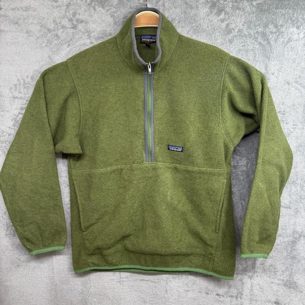 16FW 파타고니아 클래식 레트로 마스 스냅-티 하프집 올리브/그레이