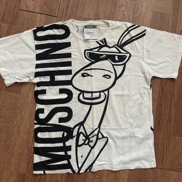 모스키노 카툰 프린팅 반팔티 팝니다