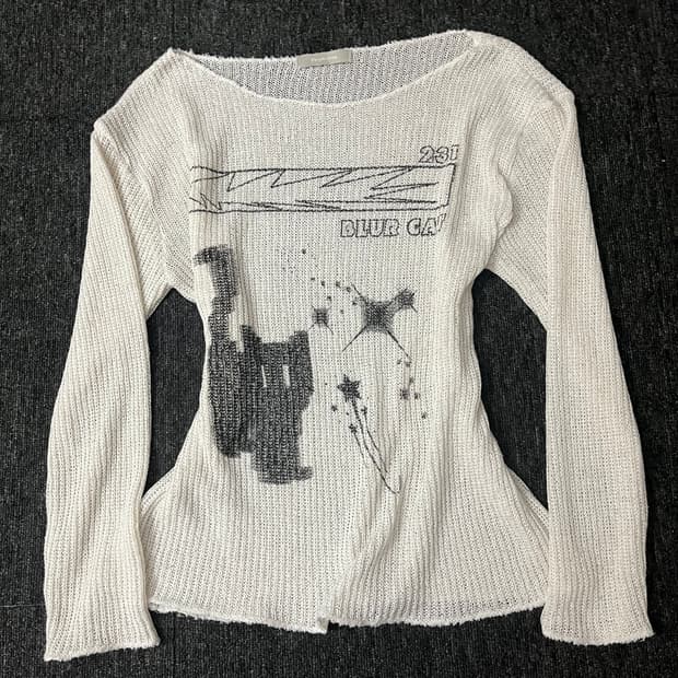 고양이 프린팅 루즈핏 오프숄더 니트