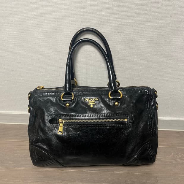 프라다 가죽 비텔로 샤인 토트백