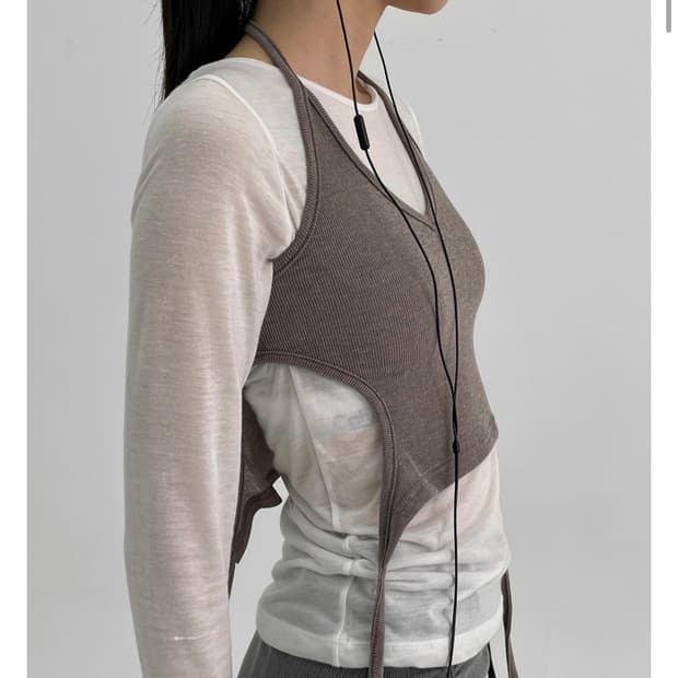 레이어드 홀터 나시 브라운