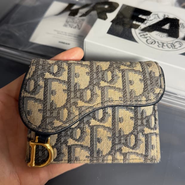 디올 오블리크 새들 카드지갑