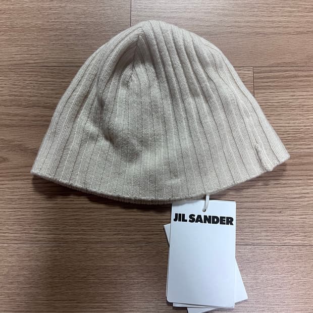 질샌더 캐시미어 숏비니 아이보리