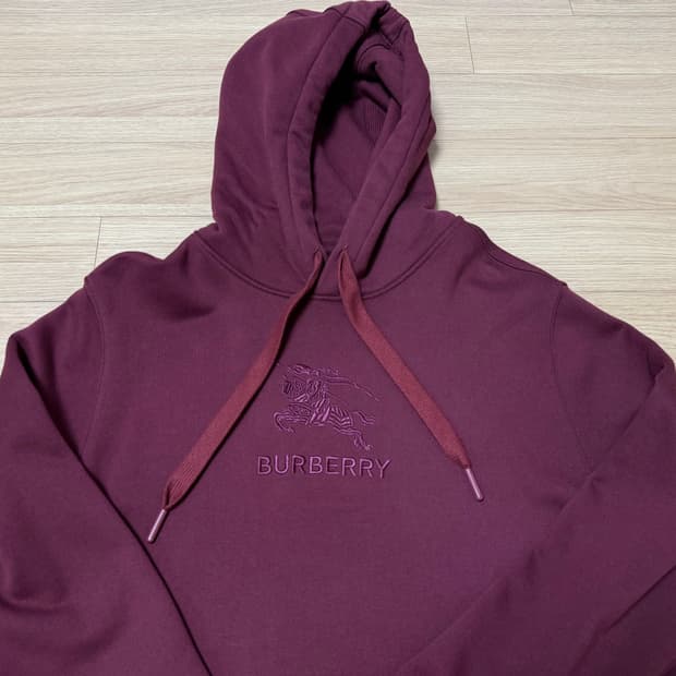 버버리 신형 후드티