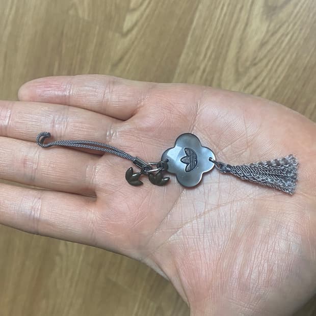 아디다스 클로버 키링