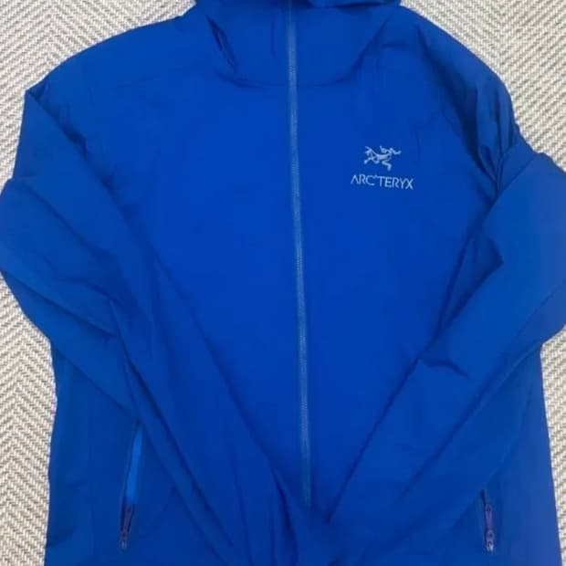 아크테릭스 아톰 SL   M 사이즈  상태 9.5/10 사진 찍고 절대 