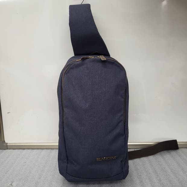 블랙야크 정품 코트나 태블릿 가능한 슬링백
38x24x13cm