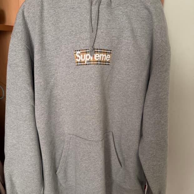 슈프림 버버리 후드티 xxl