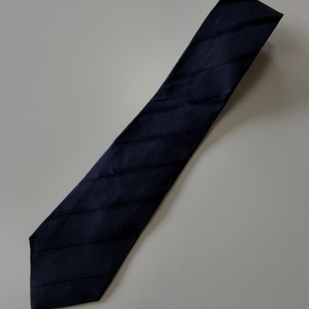 INHALE EXHALE 실크 넥타이 8.2cm