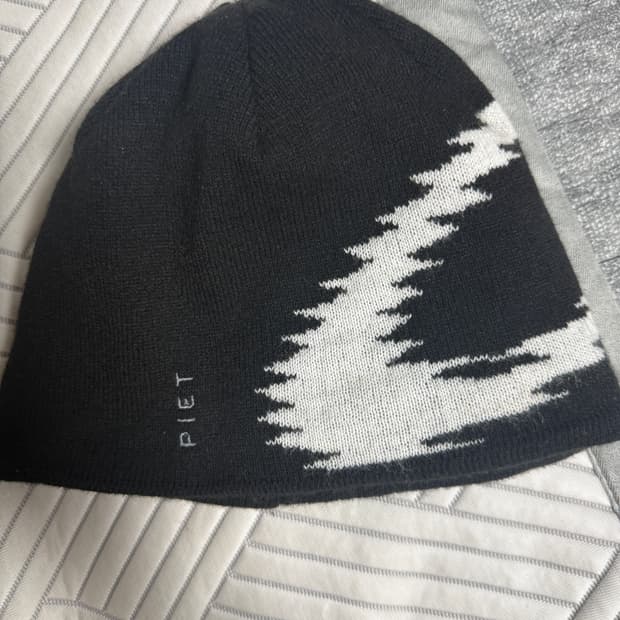 오클리 피에트 스태틱 비니 블랙