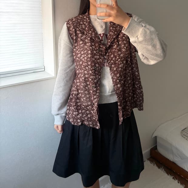 플라워 프릴 슬리브리스 나시 블라우스