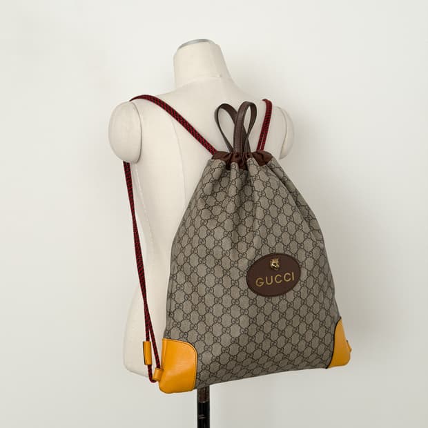 구찌 네오 GG 수프림 드로스트링 백팩