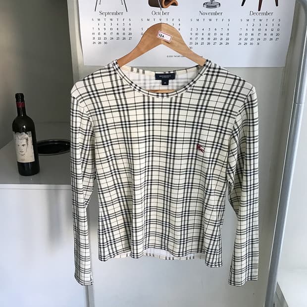 버버리 로고 노바체크 긴팔티
