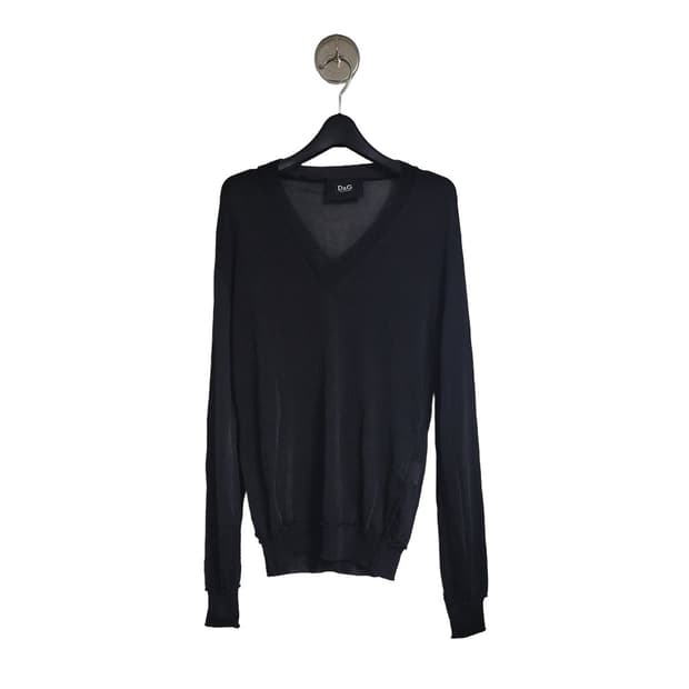 Thin v neck knit