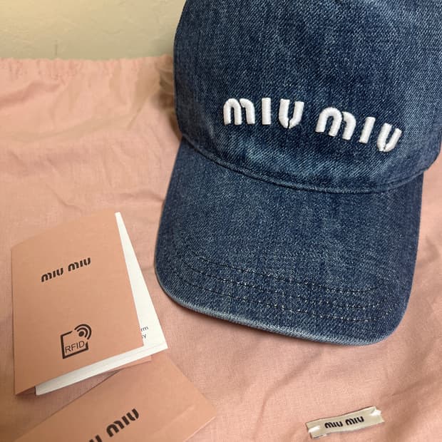 Miu miu 워싱 볼캡 모자