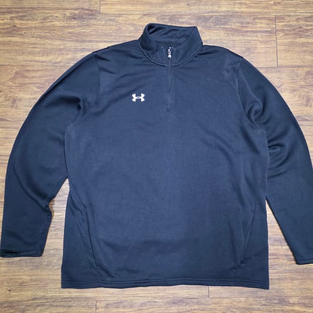 언더아머 하프집업 긴팔티