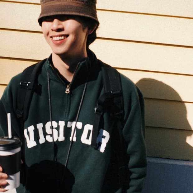 컬렉트피시스 VISITOR Q ZIP-UP SWEATSHIRTS (DEE