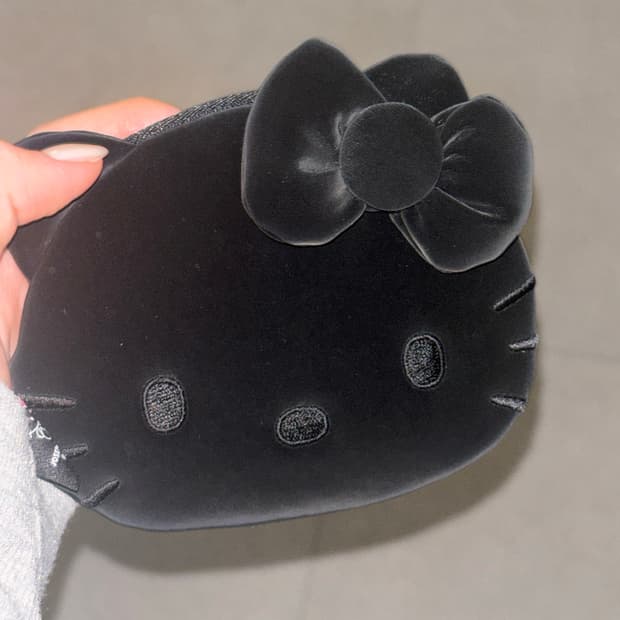 헤이즈 미니 파우치 헬로키티 블랙