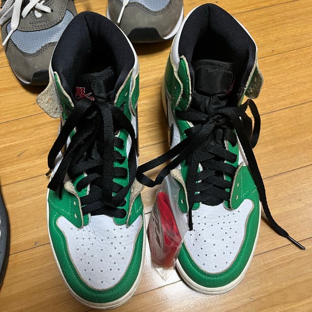 조던1 하이 럭키그린 우먼즈 245