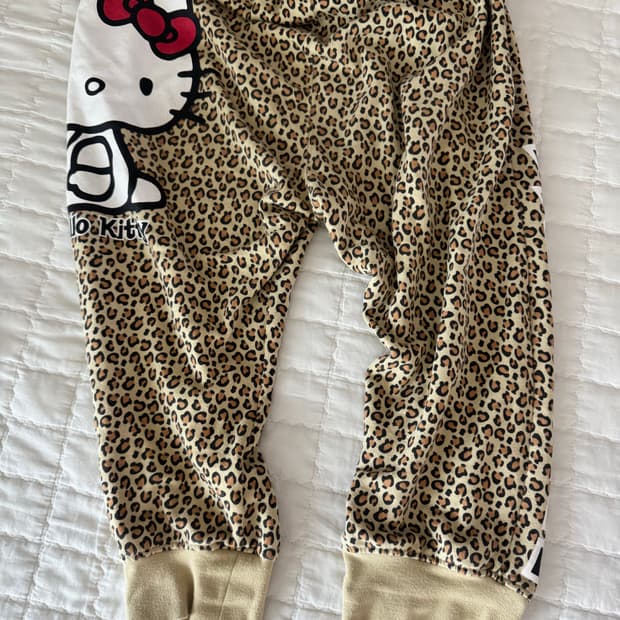 “Hello Kitty”  Leopard short pants