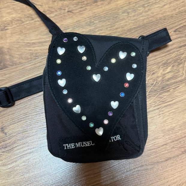 저뮤지엄비지터 미니백