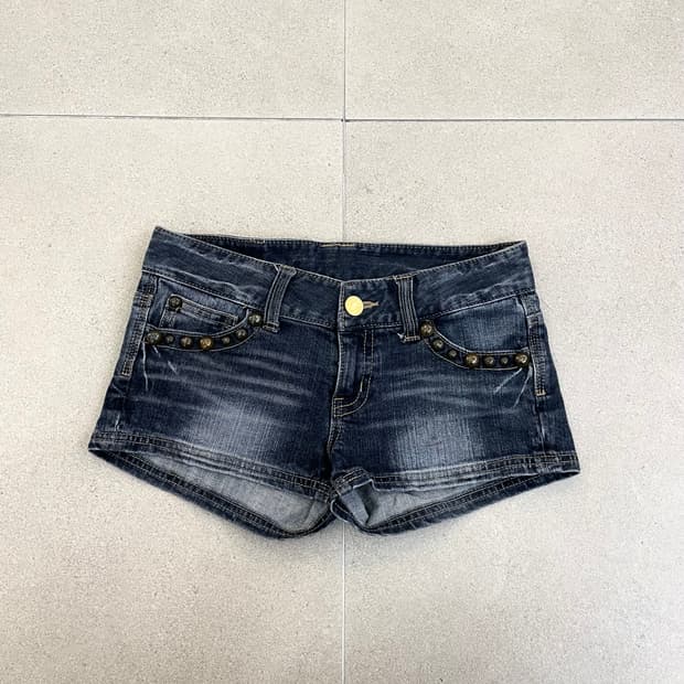 스터드 데님 숏츠