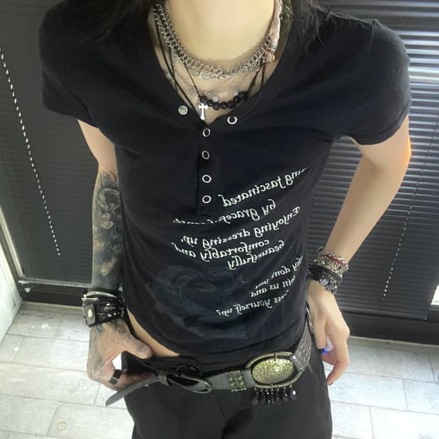 punk lettering crop 1/2 T