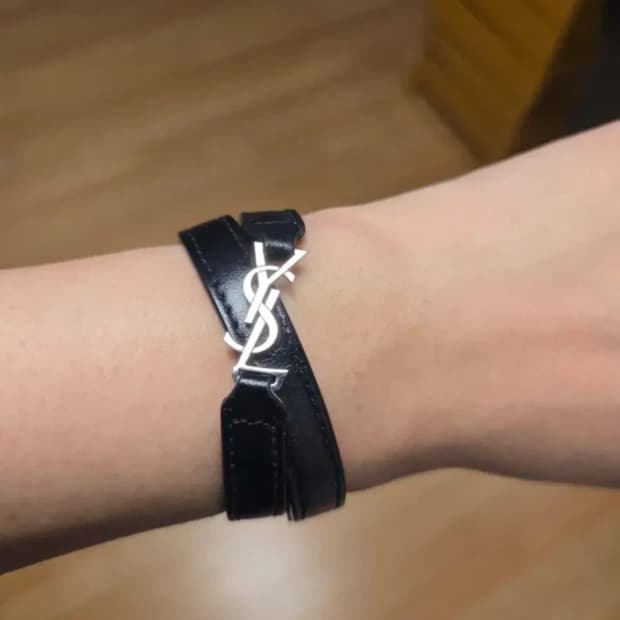 입생로랑 팔찌 판매 정품